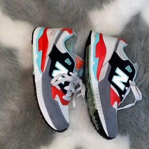 CUSTOMIZED NEW BALANCE SNEAKERS.